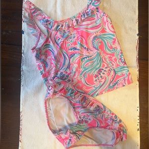 Lilly Pulitzer girls size 8 swimsuit. Two piece tank and bottoms.